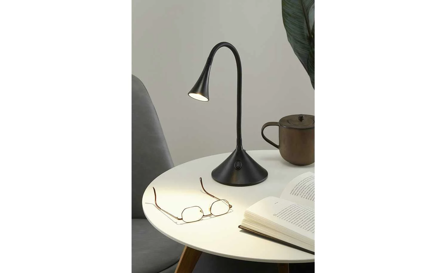 Trio LED-Schreibtischleuchte, mit Flexarm schwarz 3 Trio LED-Schreibtischleuchte, mit Flexarm schwarz