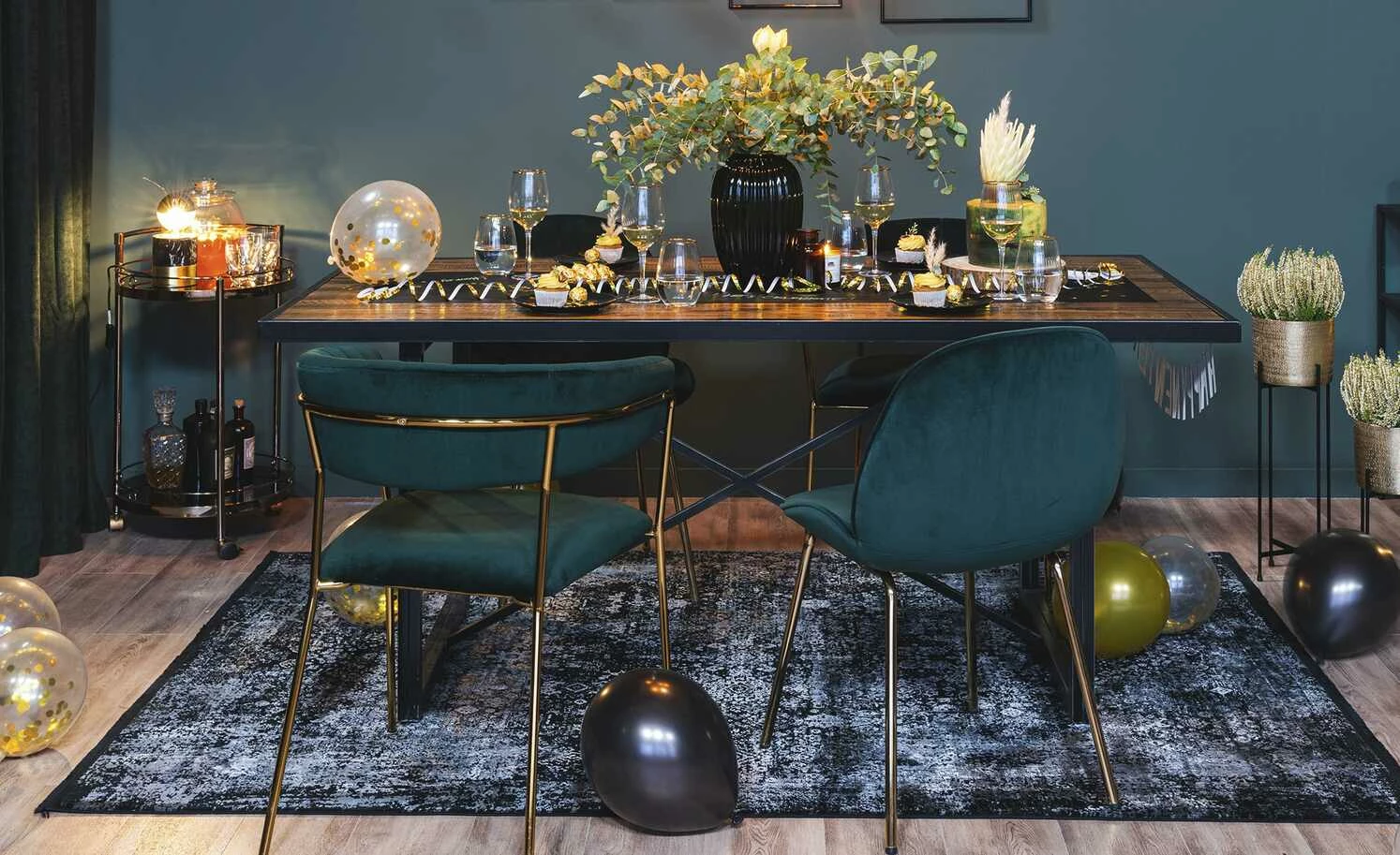 Wofi Pendelleuchte, 6-flammig, schwarz / goldfarben 3 Wofi Pendelleuchte, 6-flammig, schwarz / goldfarben