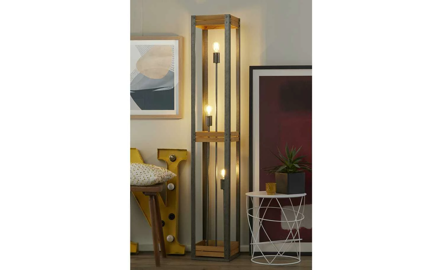 Trio Stehlleuchte, 3-flammig, Paletten-Optik 3 Trio Stehlleuchte, 3-flammig, Paletten-Optik
